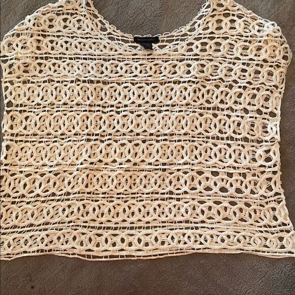 Cream crop   - Picture 1 of 5